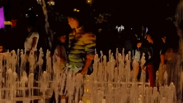 el heroe del laberinto del agua passando ileso