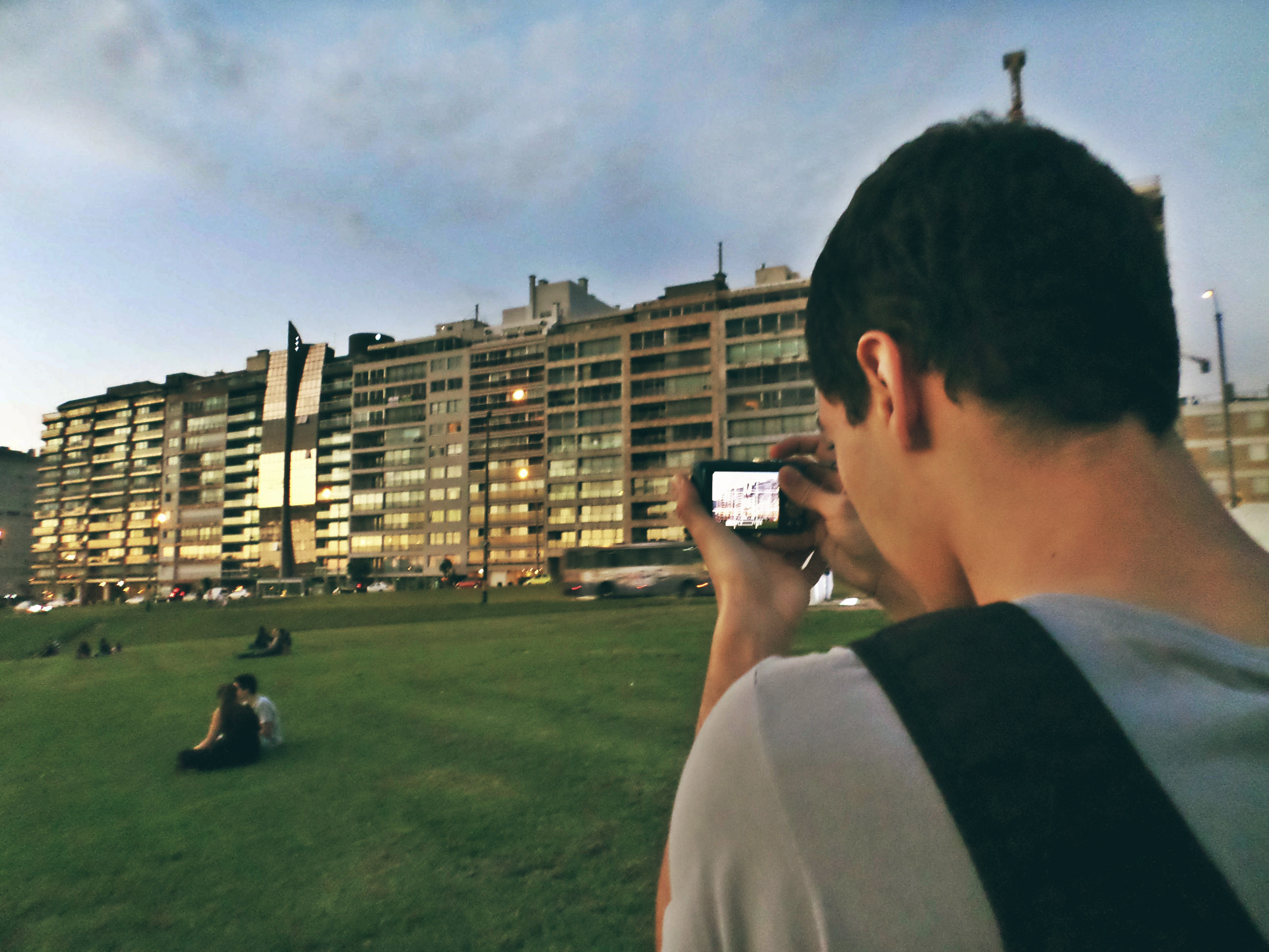 uma lindeza tirando foto da outra3