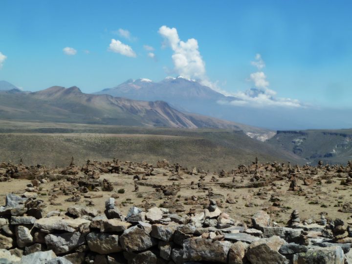 vulcao-lindo-no-valle-del-colca