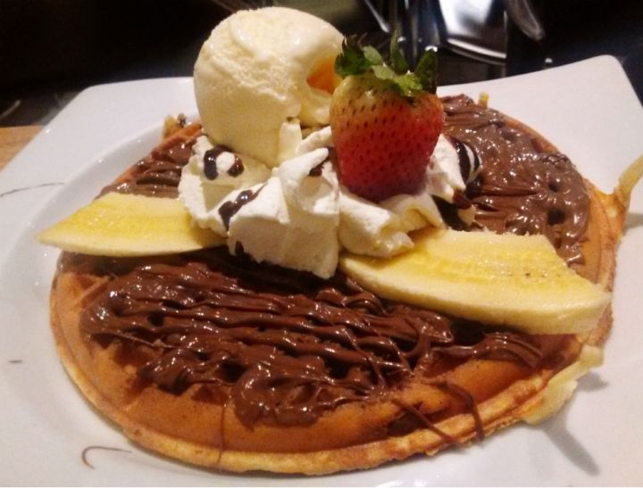 onde comer em medellin crepes and waffles.jpg